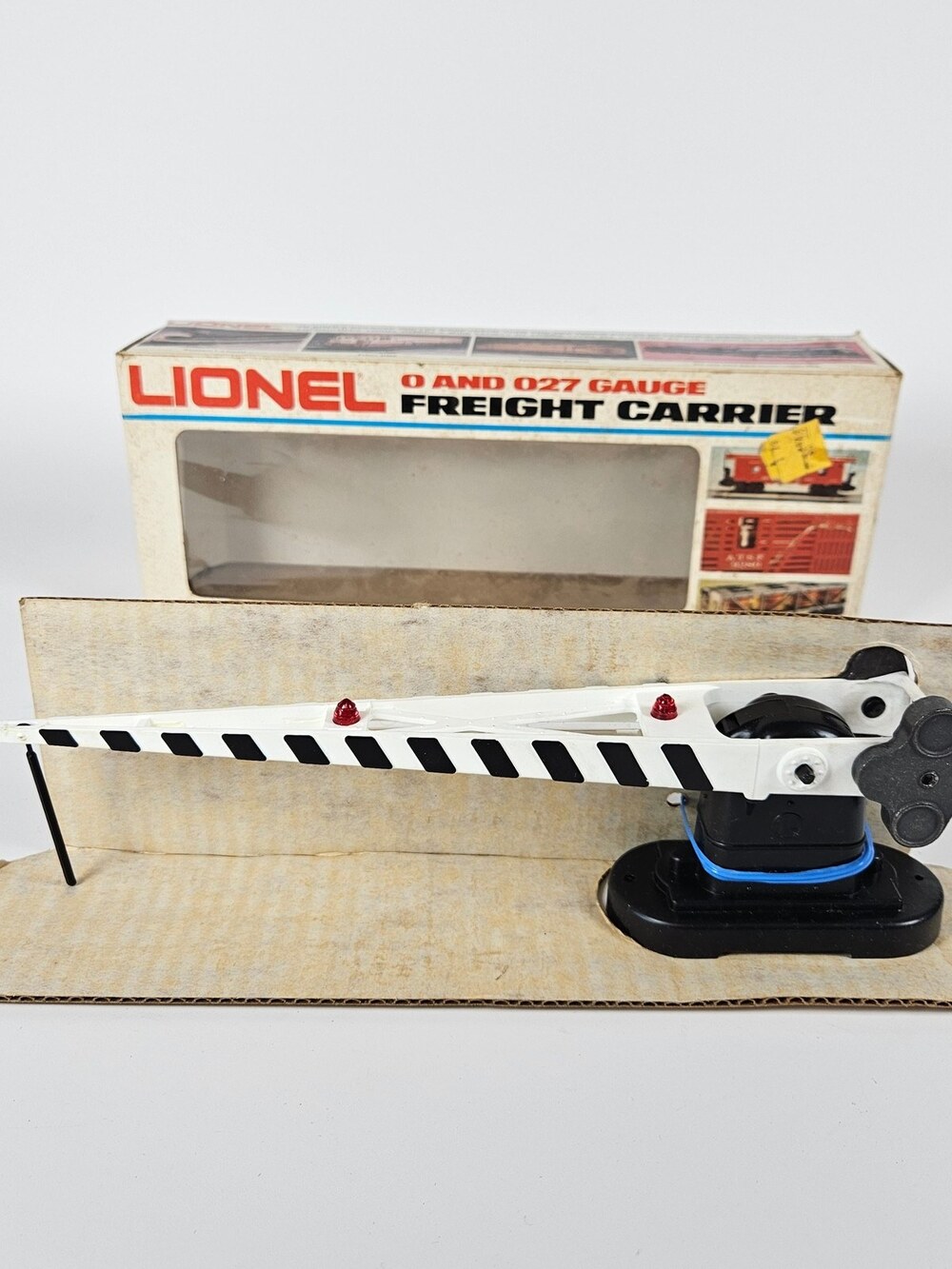 Lionel Automatic Crossing Gate 6-2152 O and O27 Gauge Train Accessory with Box
